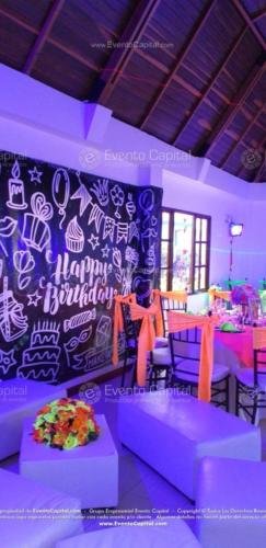 tematica neon arco globos gym (7)